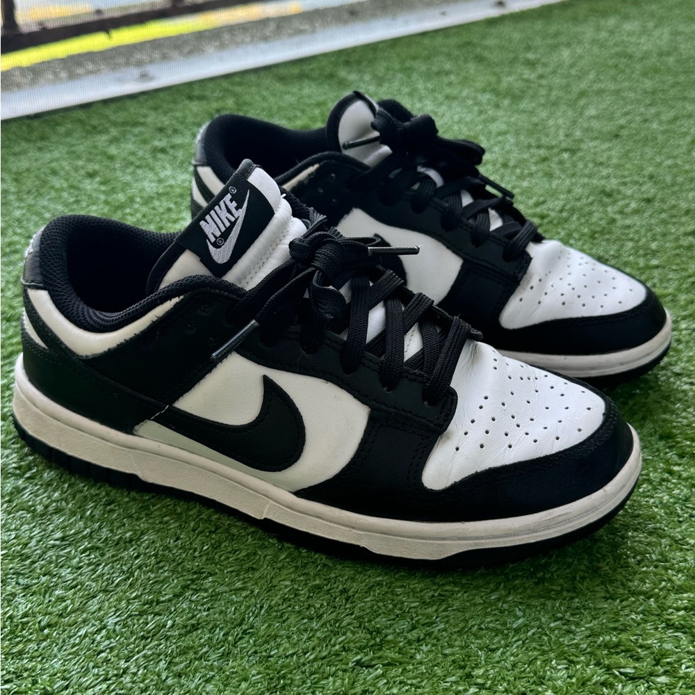 Nike Panda Dunks